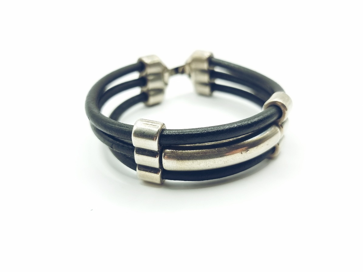 Pulsera de cuero con pasador triple y tubo - Imagen 2