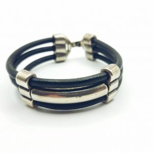 Pulsera de cuero con pasador triple y tubo