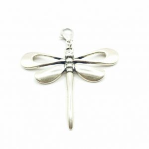 Colgante de zamak libélula con alas lisas