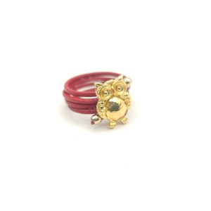 Anillo de cuero con búho dorado
