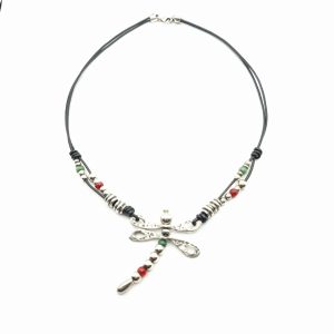 Collar largo de cuero negro con libélula de zamak