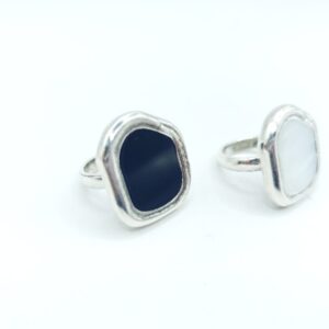 Anillo desigual esmaltado