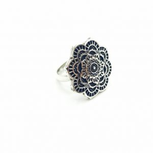 Anillo mandala de zamak
