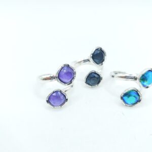 Anillo cruzado de cristales cuadrados