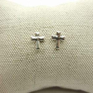 Pendientes cortos de cruz