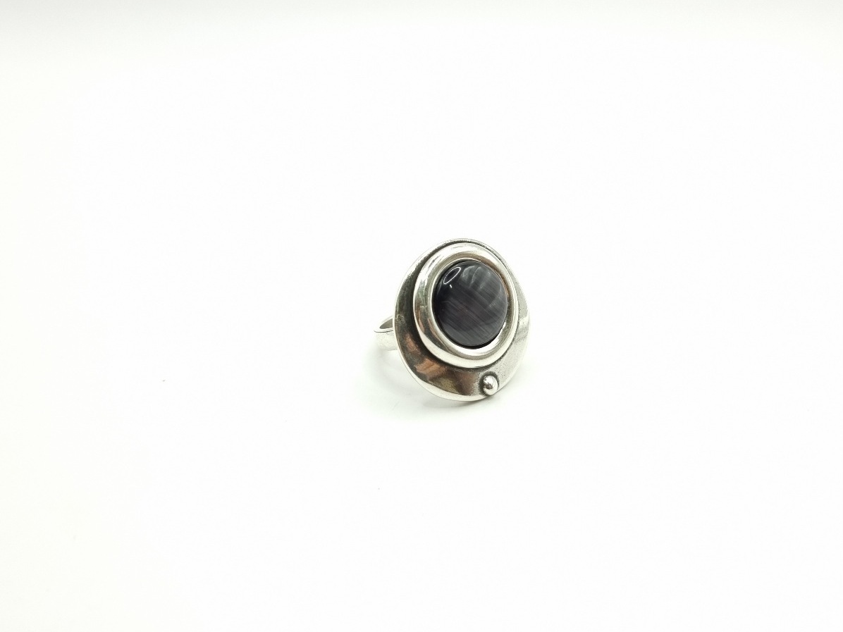 Anillo redondo con piedra ahumada - Imagen 3