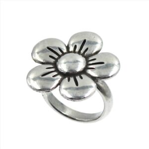 Anillo flor pétalos