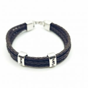 Pulsera de cuero con grabados
