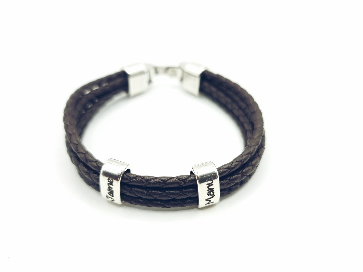 Pulsera de cuero con grabados