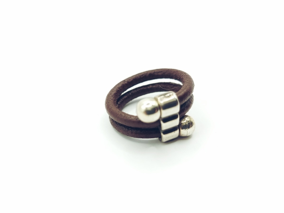 Anillo de cuero con pieza triple en varios colores - Imagen 3