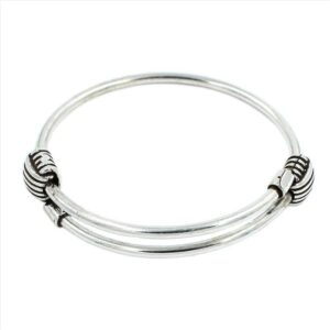 Pulsera rígida con doble nudo