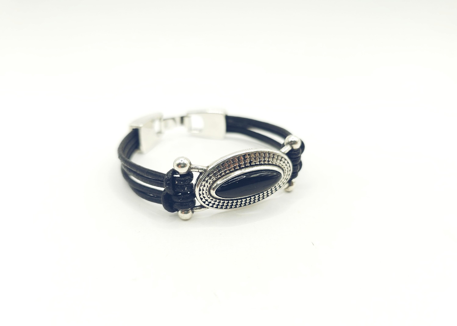 Pulsera de cuero con conector ovalado