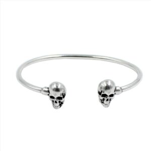 Pulsera rígida de calaveras