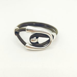 Pulsera de cuero doble con cierre de tubos