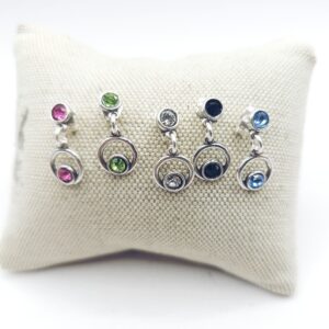 Pendientes con punto central de cristal