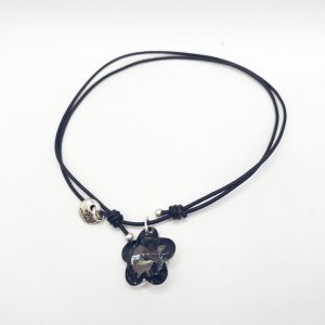 Collar de cuero con flor de cristal