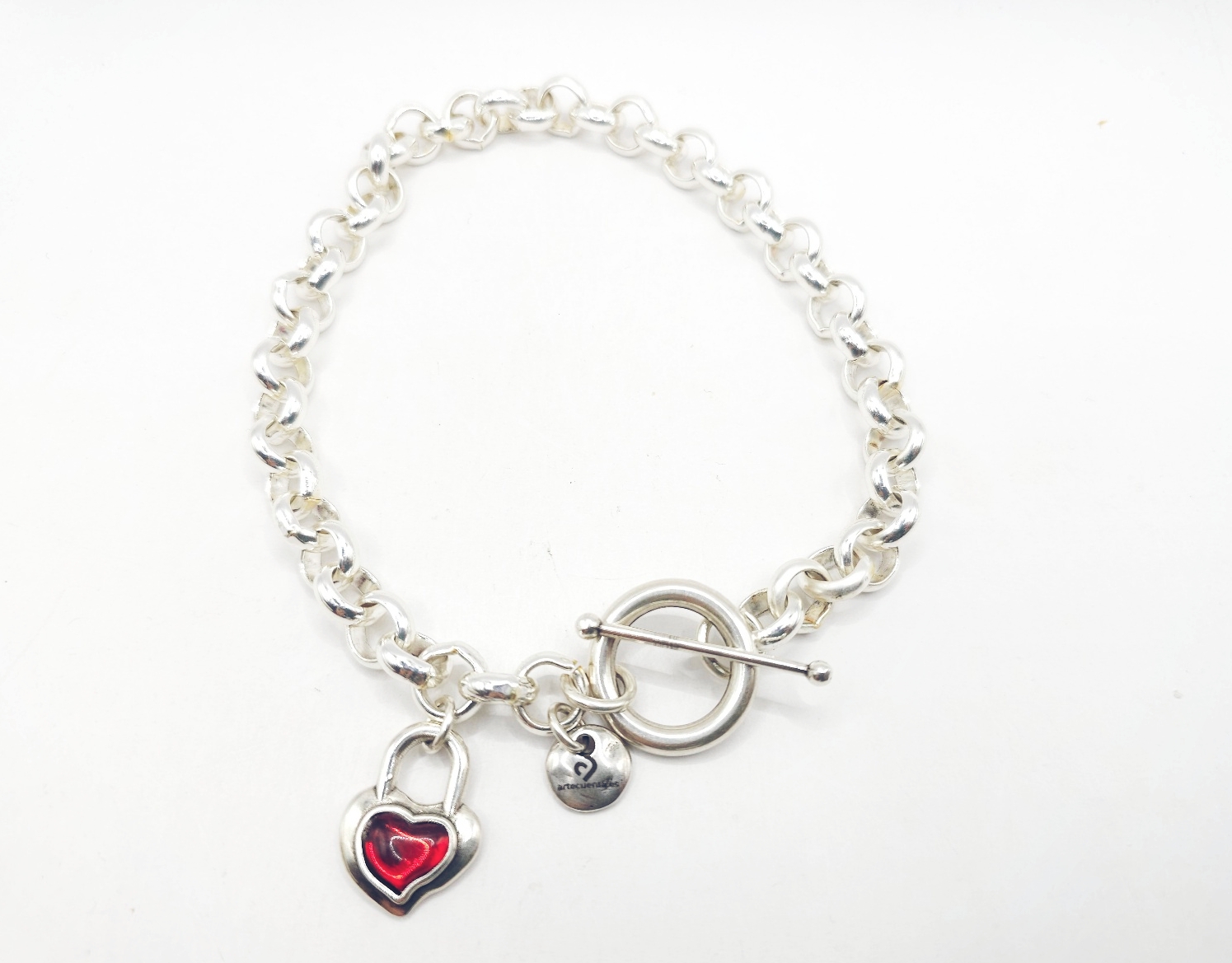 Collar de cadena6 con colgante de corazon y cierre de palo grande