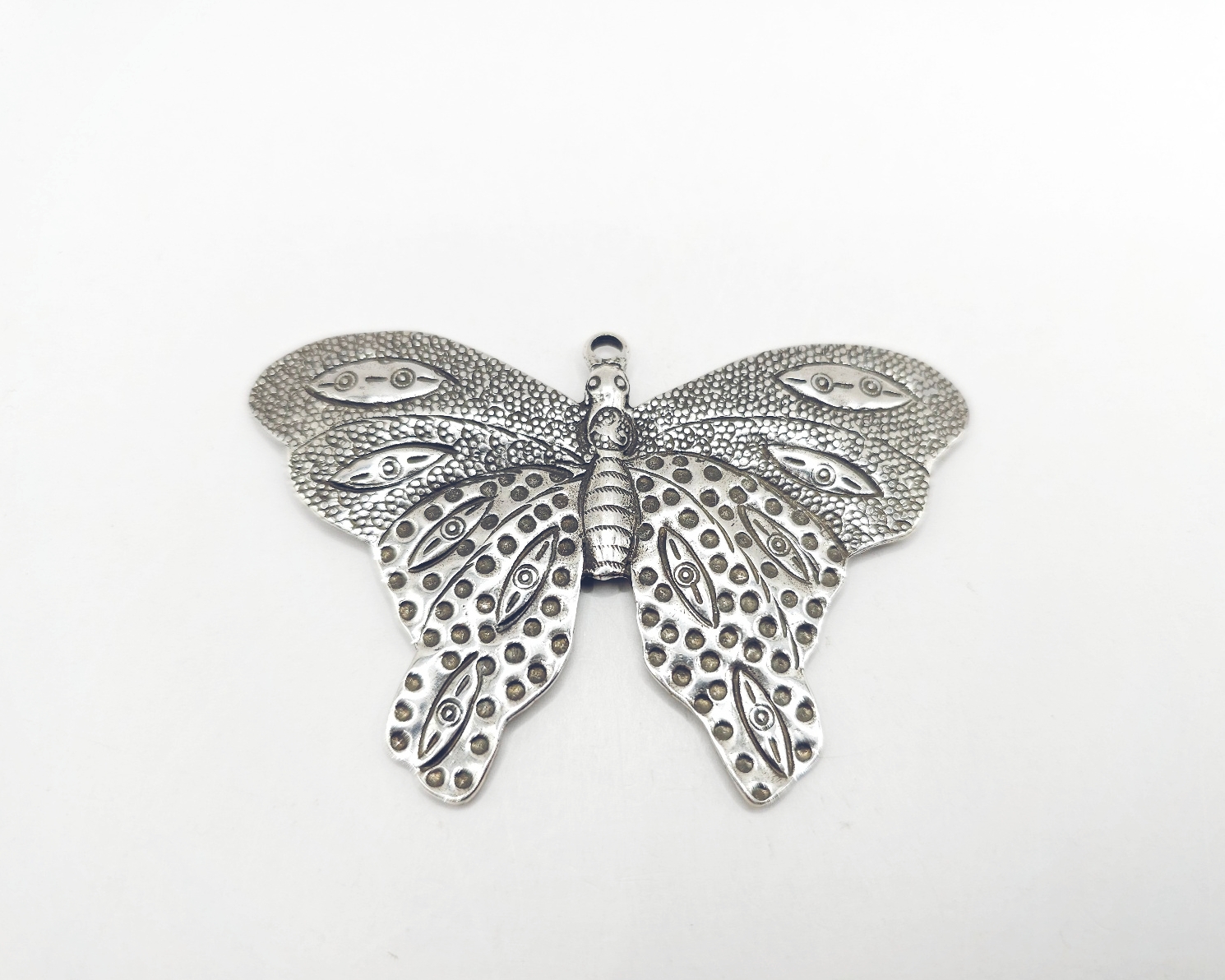 Colgante mariposa arrugada enorme