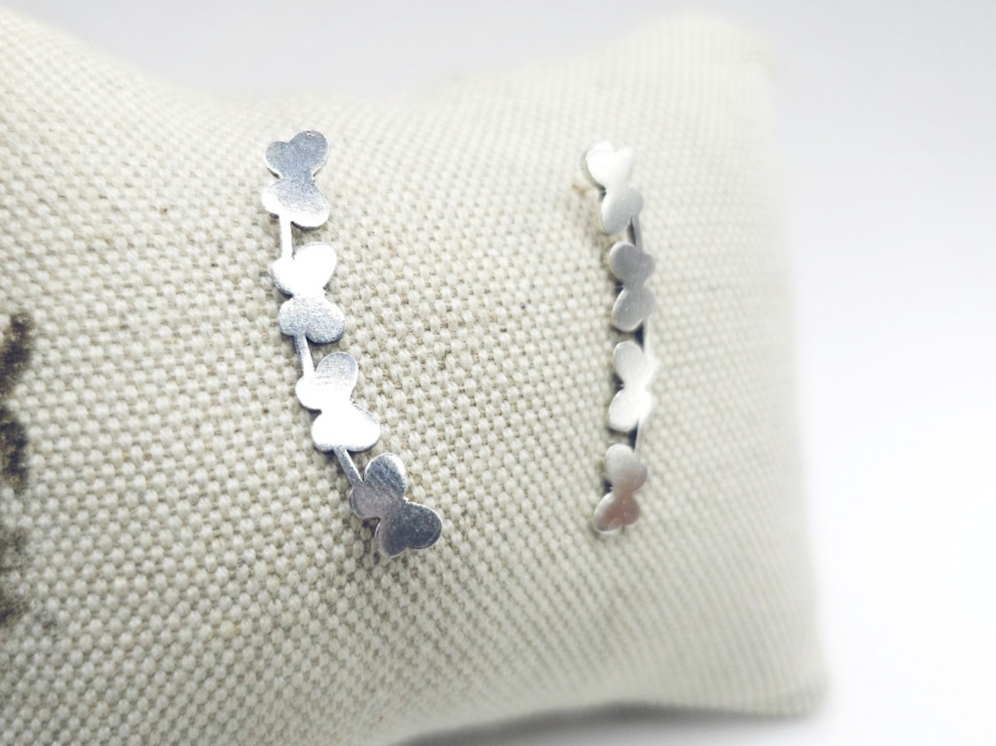 Pendientes trepadores de mariposas