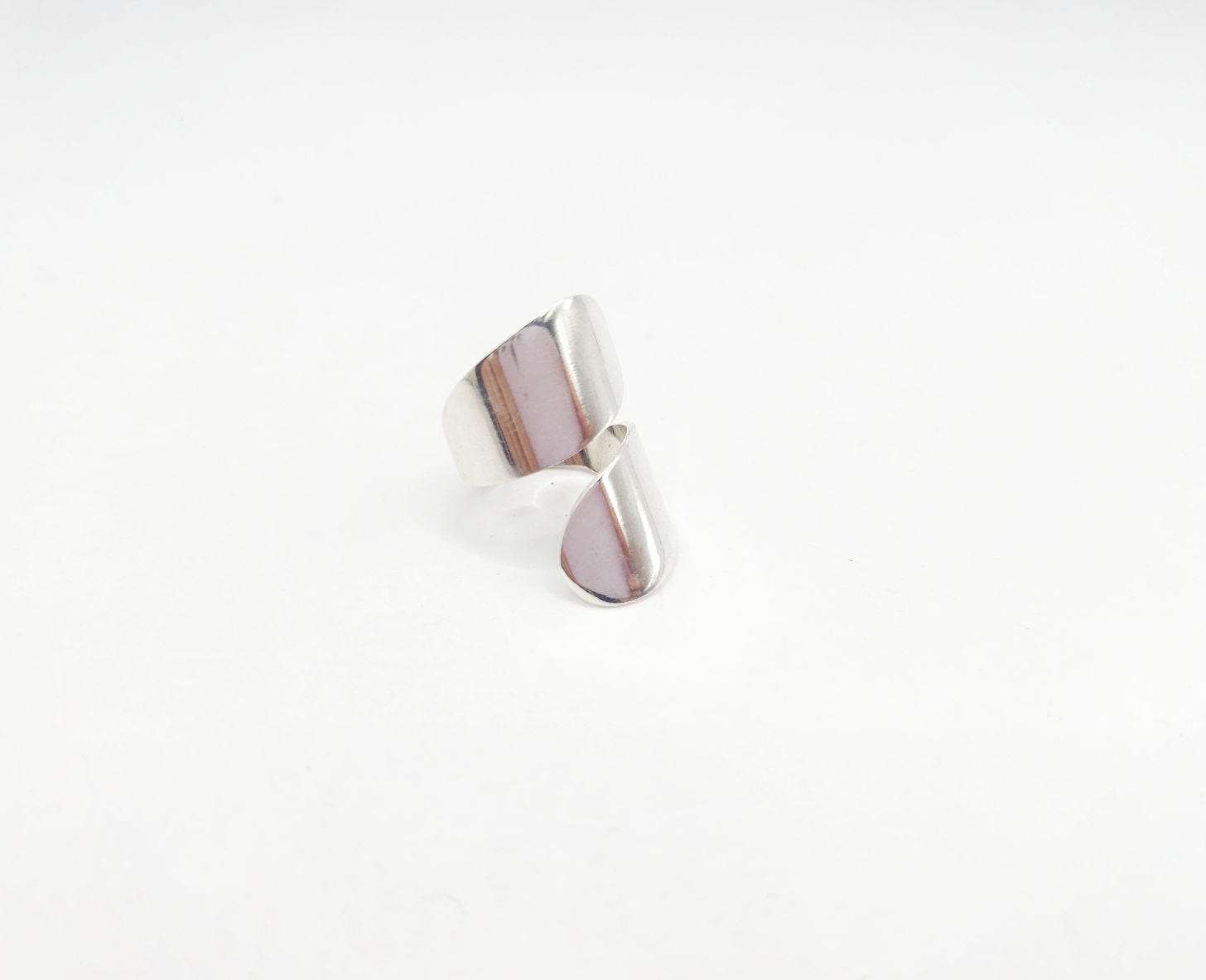 Anillo liso cruzado