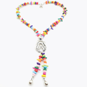 Collar de chips de colores con doble colgante