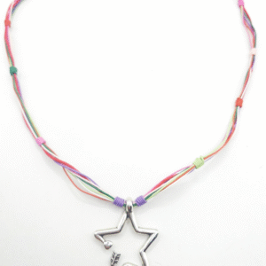 Collar de hilos con nudos y estrella