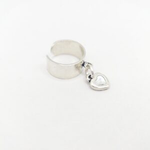 Anillo liso abierto con corazon de cristal