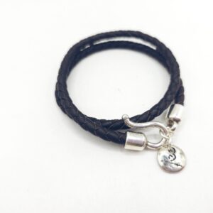 Pulsera de cuero trenzado con cierre gancho