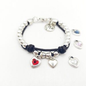 Pulsera de cuero doble con corazones