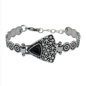 Pulsera rigida con triangulo central