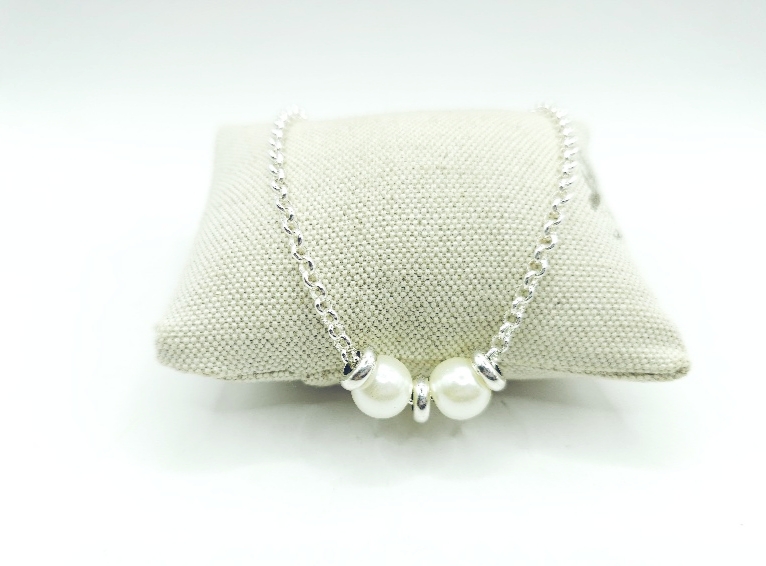 Collar de cadena3 con bolas perladas