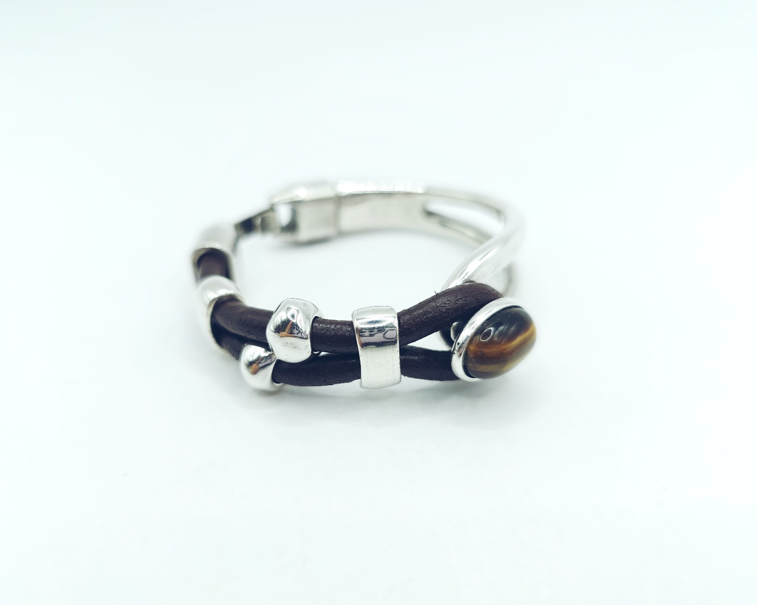 Pulsera de cuero con media caña de piedra natural - Imagen 2
