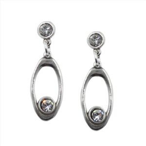 Pendientes ovalados cortos con cristal