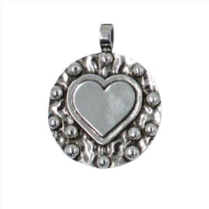 Colgante redondo con corazon