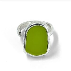 Anillo cuadrado irregular espejado