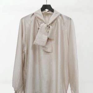 Camisa con lazo al cuello